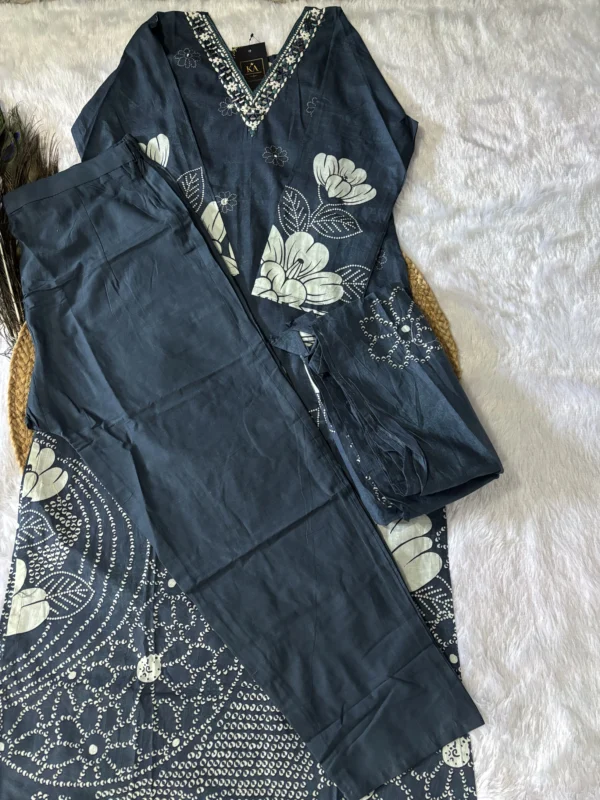 Peacock Blue Lightweight Linen Kurta Set with Wool & Glass Work - Image 5