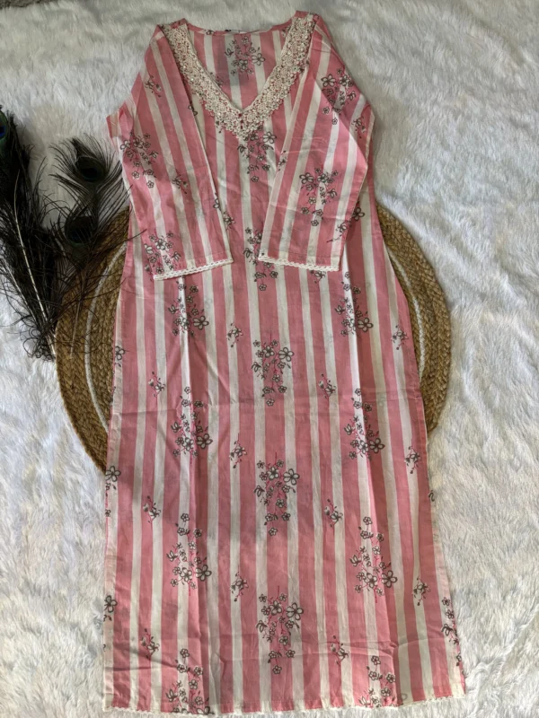 Pink Pure Cotton Straight Kurta Set with Handwork and Lace on V Neck - Image 4