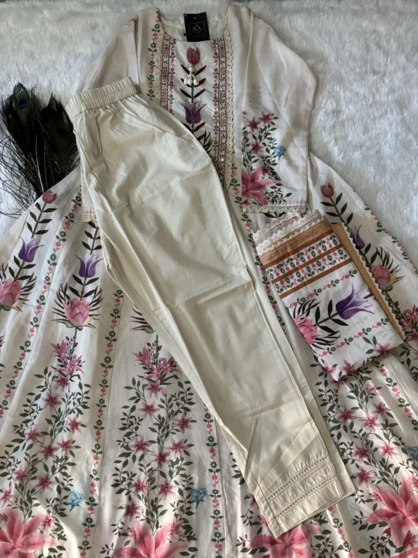 Cream Cotton Umbrella Kurta Set with Thread Work Neck and Brush Paint Detailing - Image 3